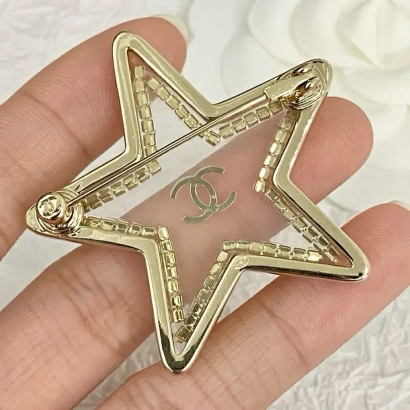 chanel brooches pour femme s_12240572